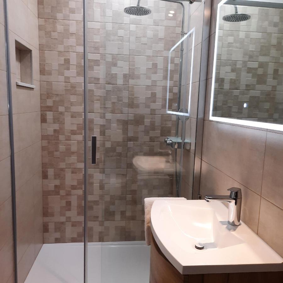 Apartmani Dorijana ヴルサル エクステリア 写真