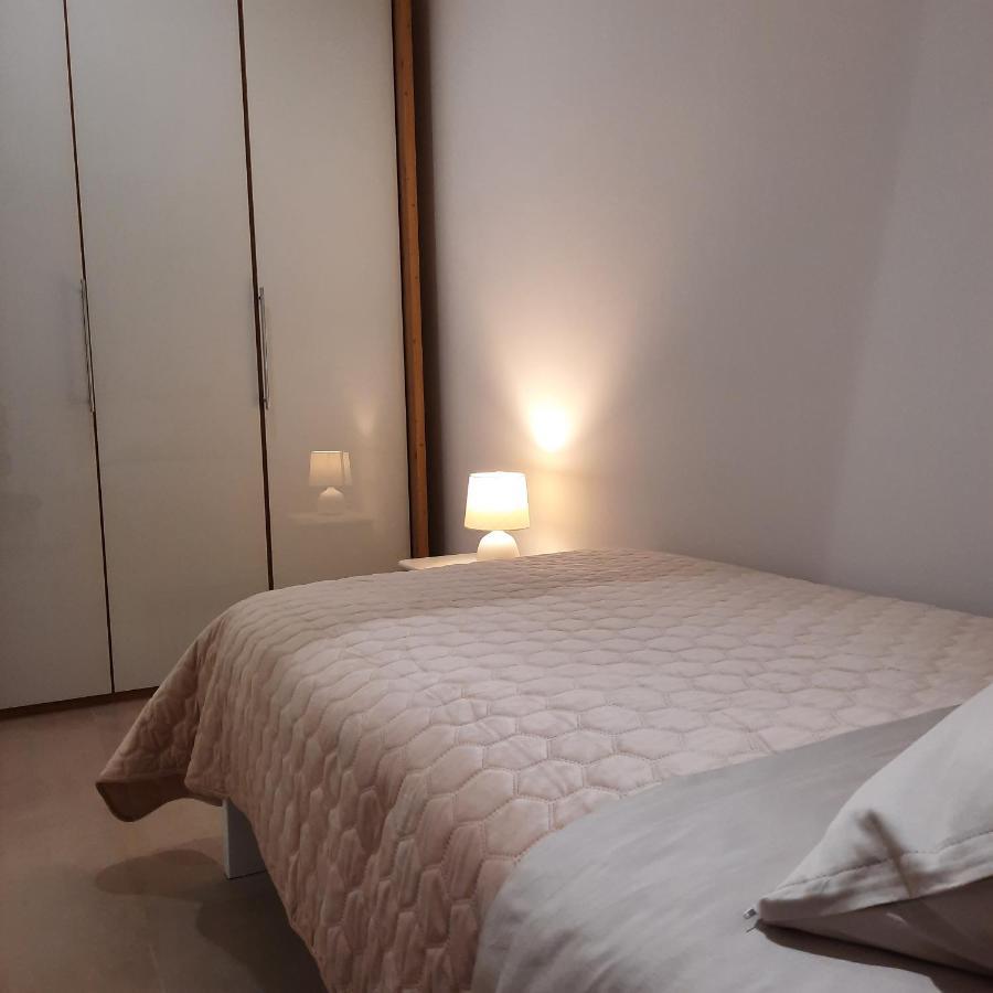 Apartmani Dorijana ヴルサル エクステリア 写真